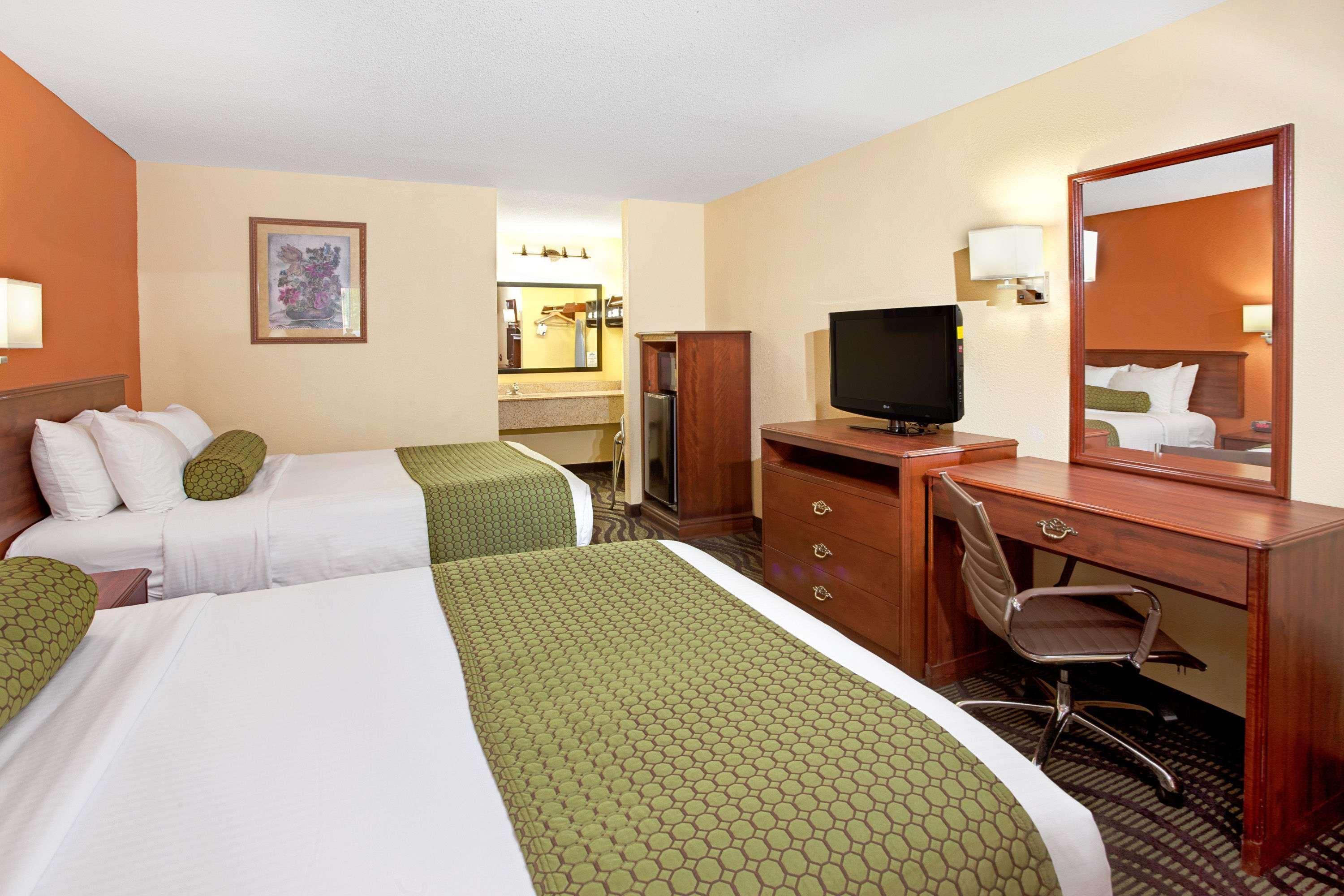 Days Inn By Wyndham Acworth Buitenkant foto